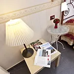 فندق مبيت وإفطار Medinaples نابولي