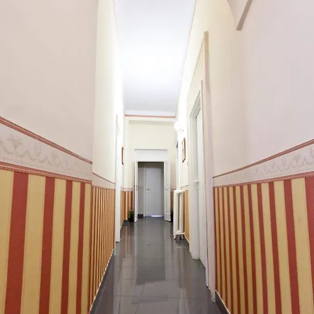 Nocleg ze śniadaniem Medinaples 4*
